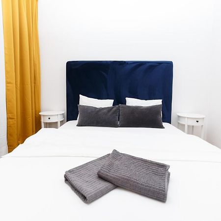 Color Ap Calea Victoriei 12C Apartment Bukares Bagian luar foto