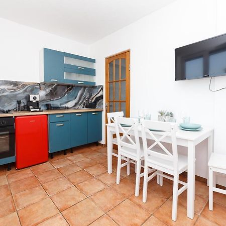 Color Ap Calea Victoriei 12C Apartment Bukares Bagian luar foto