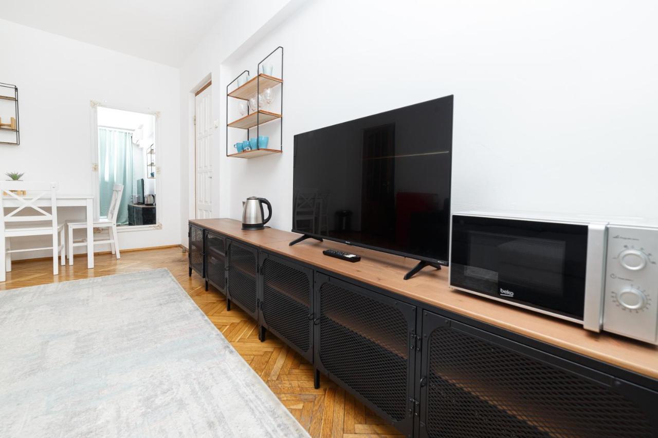 Color Ap Calea Victoriei 12C Apartment Bukares Bagian luar foto