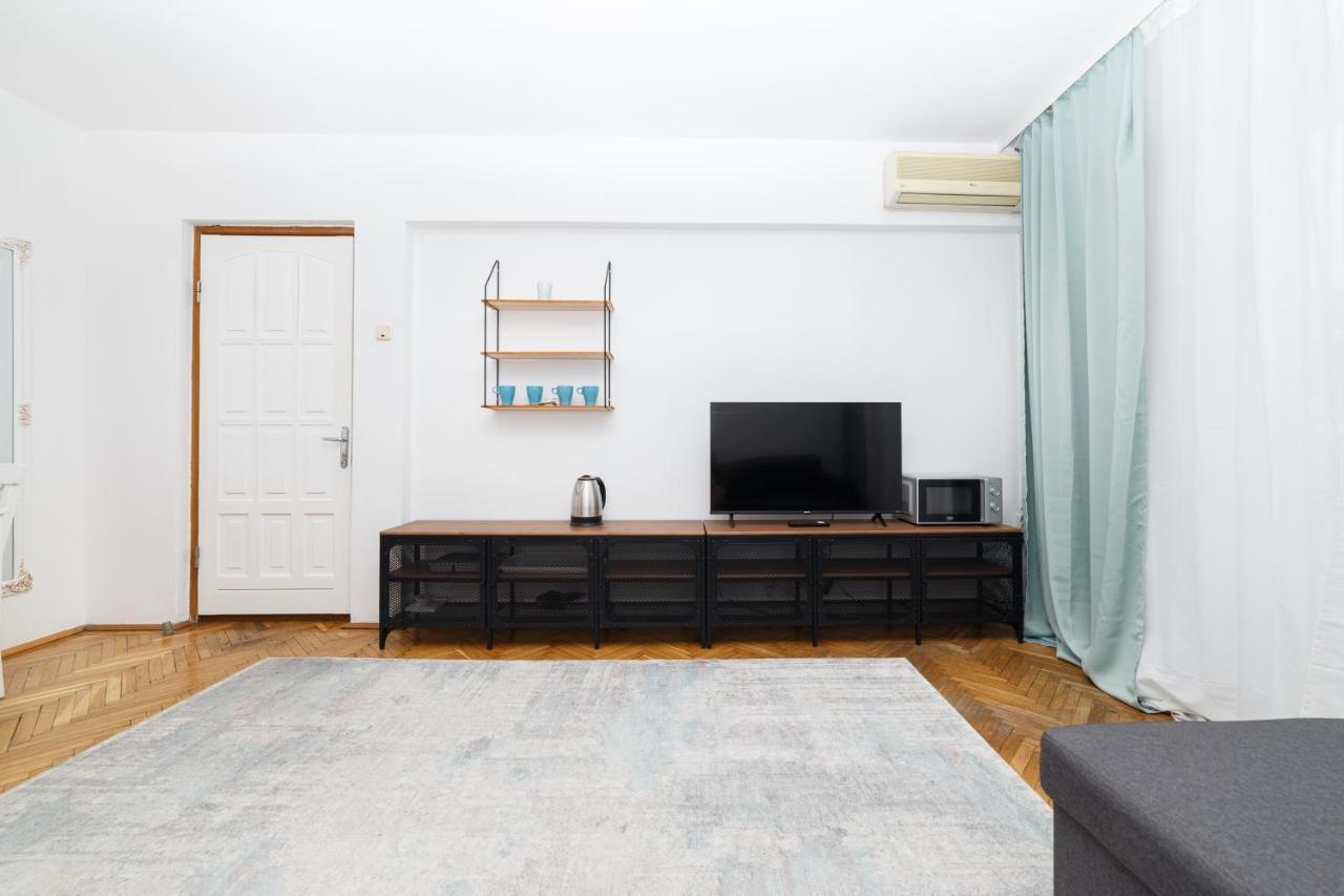 Color Ap Calea Victoriei 12C Apartment Bukares Bagian luar foto