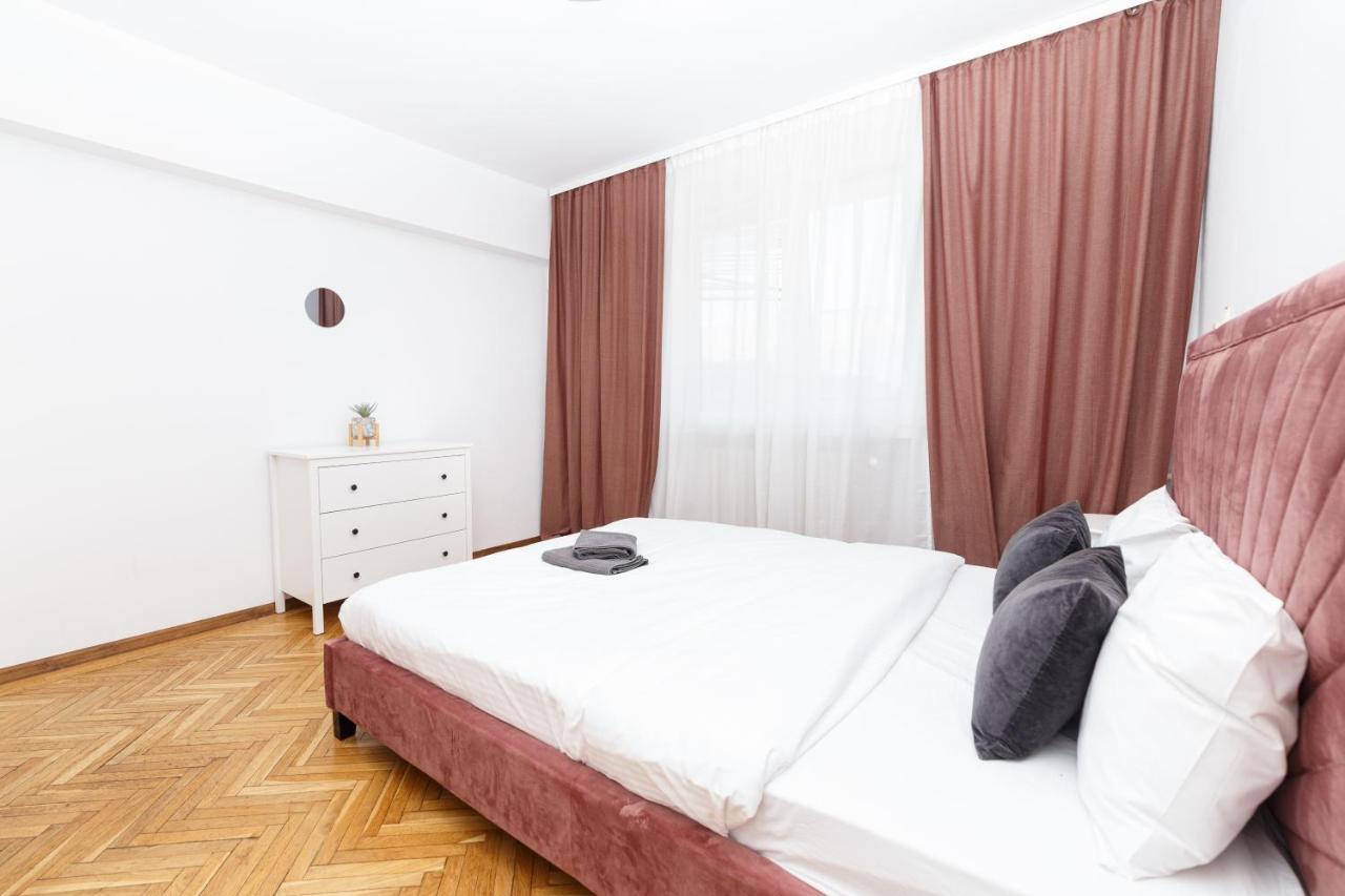 Color Ap Calea Victoriei 12C Apartment Bukares Bagian luar foto