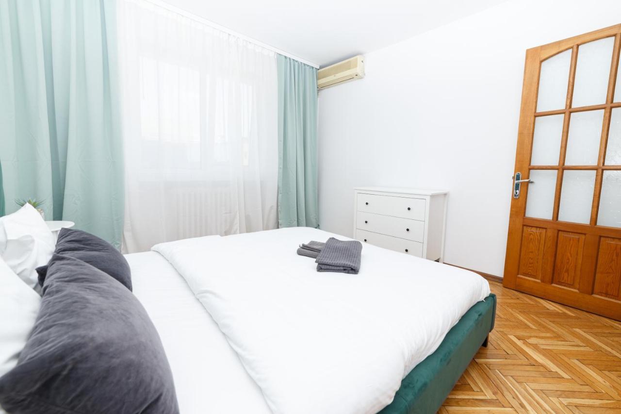 Color Ap Calea Victoriei 12C Apartment Bukares Bagian luar foto
