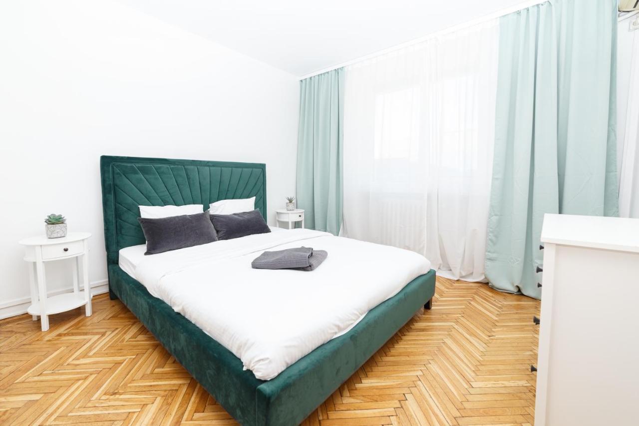 Color Ap Calea Victoriei 12C Apartment Bukares Bagian luar foto